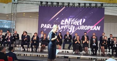 Galerie FOTO/VIDEO. AUR și-a lansat candidații pentru europarlamentare, la Constanța / LIVE TEXT - 15