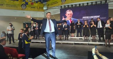 Galerie FOTO/VIDEO. AUR și-a lansat candidații pentru europarlamentare, la Constanța / LIVE TEXT - 25