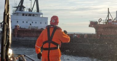 FOTO/VIDEO. ALERTĂ ÎN MAREA NEAGRĂ! Explozie pe o navă civilă! 12 marinari erau la bord! - 2