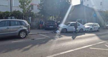 Galerie foto. Accident rutier cu mai multe maşini implicate, la Constanţa - 3