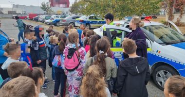 Stire din Eveniment : „Şcoala Altfel”, la Mangalia, alături de poliţişti