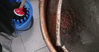 FOTO. Cofetăria AIDA, închisă de OPC. Mizerie şi produse neconforme, printre deficienţe - 2