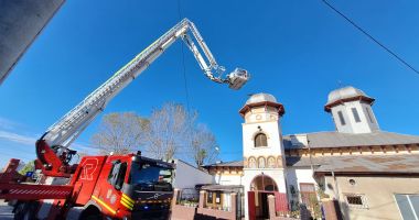 FOTO. Pompierii militari constănţeni, intervenţie de urgenţă. Este vizată Biserica Sfanta Parascheva - 4
