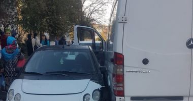 Stire din Eveniment : FOTO. Accident rutier cu cinci maşini implicate, la Medgidia! A rezultat o victimă