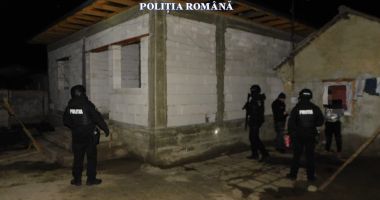 Stire din Eveniment : Percheziţii la Constanţa, într-un dosar de furt calificat