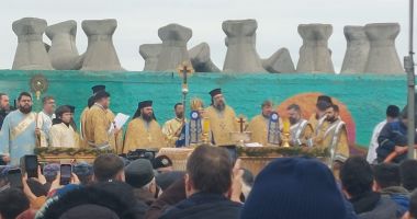 Galerie foto / Mii de enoriași, prezenți la Sărbătoarea Bobotezei, la Constanța - 8