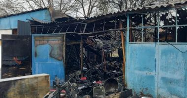 Stire din Eveniment : Service auto din Constanţa, cuprins de flăcări