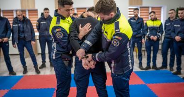 Galerie foto / Stagiu de pregătire profesională a polițiștilor constănțeni - 3
