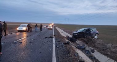 Galerie FOTO! Accident rutier în judeţul Constanţa, la Gura Dobrogei. Victime sunt doi tineri - 2