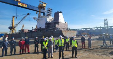 Galerie VIDEO/FOTO. Premierul Marcel Ciolacu a vizitat SNC. "Am încercat să vedem cât mai mult la un șantier naval, un punct de reper. Numărul 1 pe construcția de tancuri petroliere și chimice" - 3