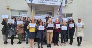 FOTO. Angajaţii DSP Constanţa, un nou protest în faţa instituţiei - 2
