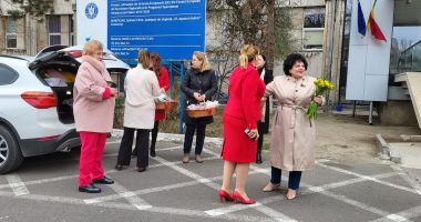 FOTO / 8 Martie, marcată la Spitalul Judeţean! Reprezentantele Organizaţiei Femeilor Social Democrate Constanța, alături de sărbătorite - 2