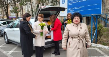 FOTO / 8 Martie, marcată la Spitalul Judeţean! Reprezentantele Organizaţiei Femeilor Social Democrate Constanța, alături de sărbătorite - 3