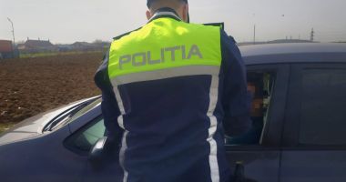 Stire din Eveniment : CONSTANŢA. Bărbat fără permis, prins conducând un autoturism radiat din circulație de ani buni