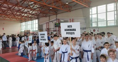FOTO / Eveniment sportiv important de karate la Ovidiu. Sunt peste 230 de participanți veniți de la 13 cluburi din România! - 8