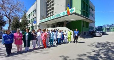 Stire din Social : FOTO. GREVĂ la Spitalul de Boli Infecţioase Constanţa! "Indiferența guvernanților ne sărăcește"