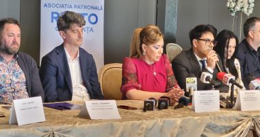 Stire din Social : SE DESCHIDE SEZONUL ESTIVAL! Ministerul Economiei și Turismului și alte instituții din domeniu, prezente la eveniment
