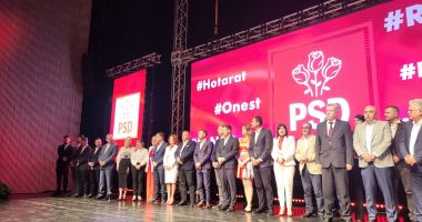 FOTO / Premierul Marcel Ciolacu, prezent la Constanța pentru lansarea candidaților la alegerile locale - 21