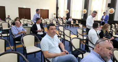 A început ședința ordinară a Consiliului Județean Constanța. 41 de proiecte sunt analizate şi votate - 3