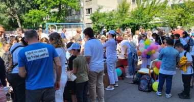 Târg caritabil, în curtea Şcolii 24. Un elev are nevoie de ajutor, pentru a putea să meargă - 5
