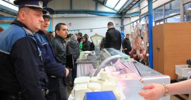 Galerie foto. RAZII ale Poliției, astăzi, în piețele din Constanța - 5