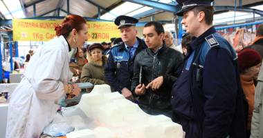 Galerie foto. RAZII ale Poliției, astăzi, în piețele din Constanța - 6