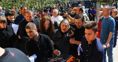 IMAGINI CUTREMURĂTOARE - Fetele moarte în incendiul de la Beirut, conduse pe ultimul drum - 4
