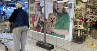 Galerie foto. „Zidul Berlinului”, într-un supermarket din Constanţa - 3