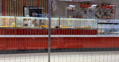 Galerie foto. „Zidul Berlinului”, într-un supermarket din Constanţa - 5