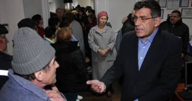 Galerie FOTO / GREVĂ la Sanatoriul Techirghiol! Situația pare să explodeze. Angajații vor să îl scoată cu forța pe manager din birou. UPDATE - 3