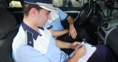 Stire din Eveniment : Sute de șoferi din Constanța, amendați pentru depășirea vitezei legale