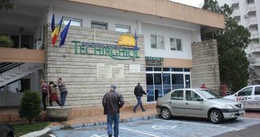 Galerie FOTO / GREVĂ la Sanatoriul Techirghiol! Situația pare să explodeze. Angajații vor să îl scoată cu forța pe manager din birou. UPDATE - 5