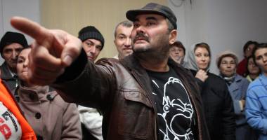 Stire din Sănătate : Galerie FOTO / GREVĂ la Sanatoriul Techirghiol! Situația pare să explodeze. Angajații vor să îl scoată cu forța pe manager din birou. UPDATE
