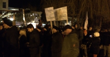 GALERIE FOTO-VIDEO / PROTESTE DE AMPLOARE la Constanța: "PSD, ciuma roșie!" - 3