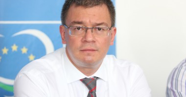 Stire din Politică-Administrație : "Pot înțelege de ce domnul Hașotti a folosit exemple din epoca de dinainte de ’89"