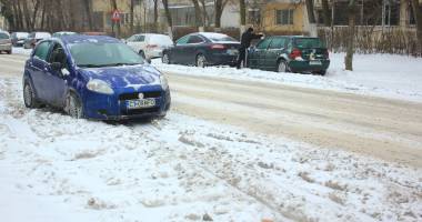 Stire din Social : Precipitații mixte și polei, la Constanța / GALERIE FOTO