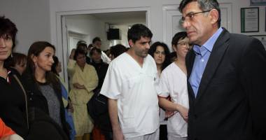 Galerie FOTO / GREVĂ la Sanatoriul Techirghiol! Situația pare să explodeze. Angajații vor să îl scoată cu forța pe manager din birou. UPDATE - 8