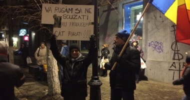 GALERIE FOTO-VIDEO / UPDATE. 5500 de "PUTORI" mărșăluiesc pe străzi. "Altă întrebare? Altă guvernare!" - 2
