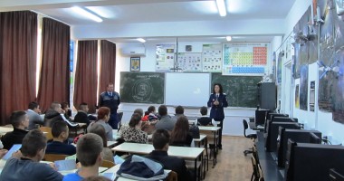 Întâlnire între polițiști și elevii de la Liceul "Carmen Silva" Eforie - 2