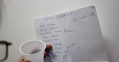 Galerie FOTO / GREVĂ la Sanatoriul Techirghiol! Situația pare să explodeze. Angajații vor să îl scoată cu forța pe manager din birou. UPDATE - 10