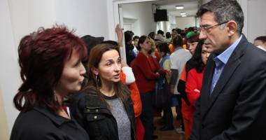Galerie FOTO / GREVĂ la Sanatoriul Techirghiol! Situația pare să explodeze. Angajații vor să îl scoată cu forța pe manager din birou. UPDATE - 12