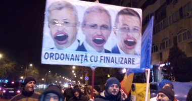 GALERIE FOTO-VIDEO / UPDATE. 5500 de "PUTORI" mărșăluiesc pe străzi. "Altă întrebare? Altă guvernare!" - 4