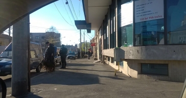 GALERIE FOTO / DESCINDERI ÎN CENTRUL CONSTANȚEI. ZECI DE JANDARMI ȘI POLIȚIȘTI SUNT MOBILIZAȚI - 3