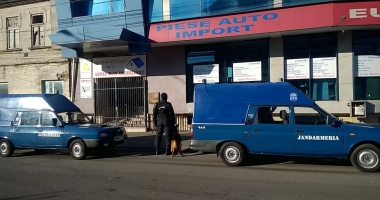 GALERIE FOTO / DESCINDERI ÎN CENTRUL CONSTANȚEI. ZECI DE JANDARMI ȘI POLIȚIȘTI SUNT MOBILIZAȚI - 9