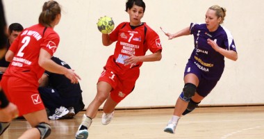 Handbal feminin / CSU Neptun a fost înfrântă de HCM Roman / Galerie foto - 3