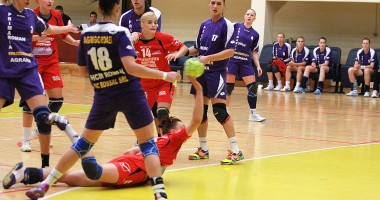 Handbal feminin / CSU Neptun a fost înfrântă de HCM Roman / Galerie foto - 7