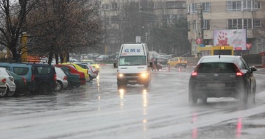 Stire din Social : SE STRICĂ VREMEA! FRIG ȘI PLOI TORENȚIALE LA CONSTANȚA ȘI ÎN TOATĂ ȚARA