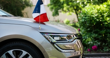 RENAULT TALISMAN A DEVENIT MAȘINA OFICIALĂ A AMBASADORULUI FRANȚEI LA BUCUREȘTI - 2
