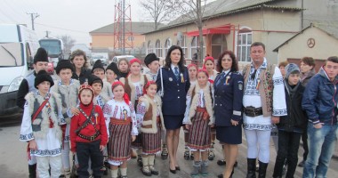 Stire din Eveniment : Polițiștii constănțeni, prezenți la Festivalul Național al Datinilor Străvechi