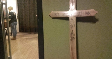 GALERIE FOTO / Trupul neînsuflețit al lui Adrian Tinca a fost depus la Capela cimitirului Central - 2